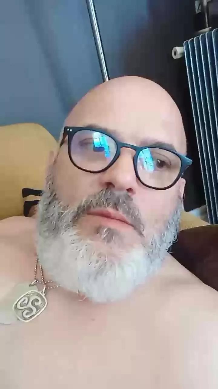 D4DLou1sX on Cam4 