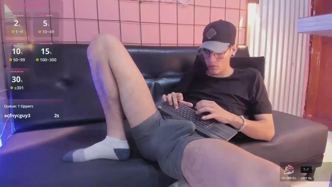 david_huge on Cam4 