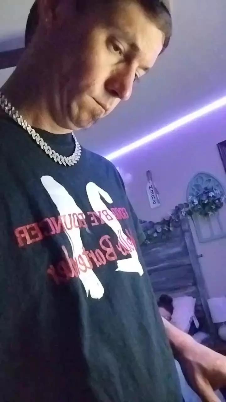 dickthump69 on Cam4 
