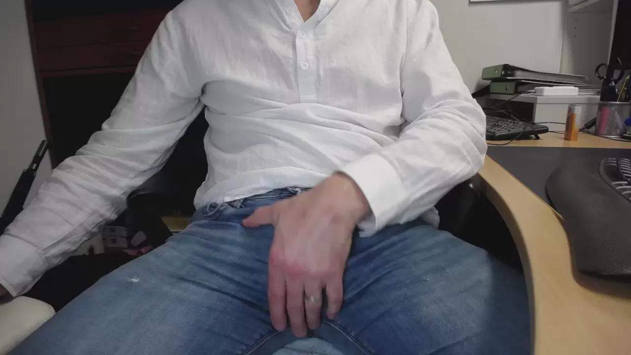 duderuhornyx on Cam4 