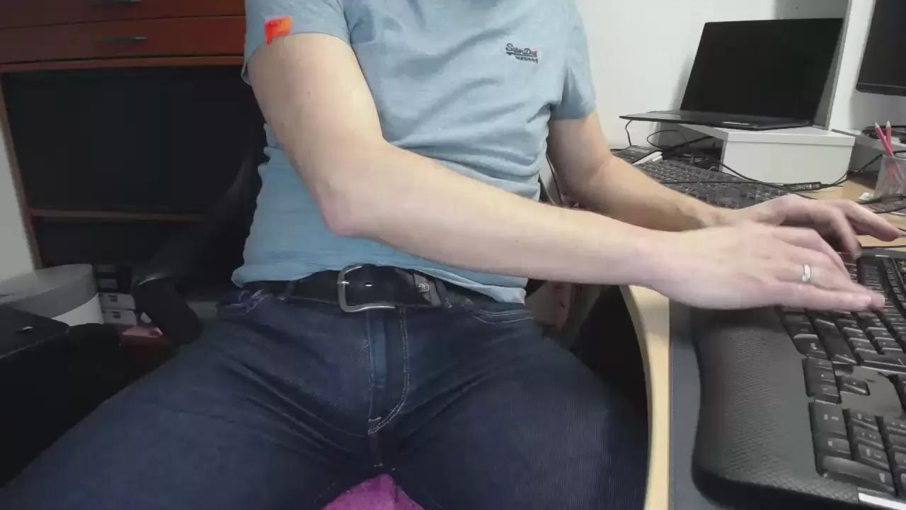 duderuhornyx on Cam4 