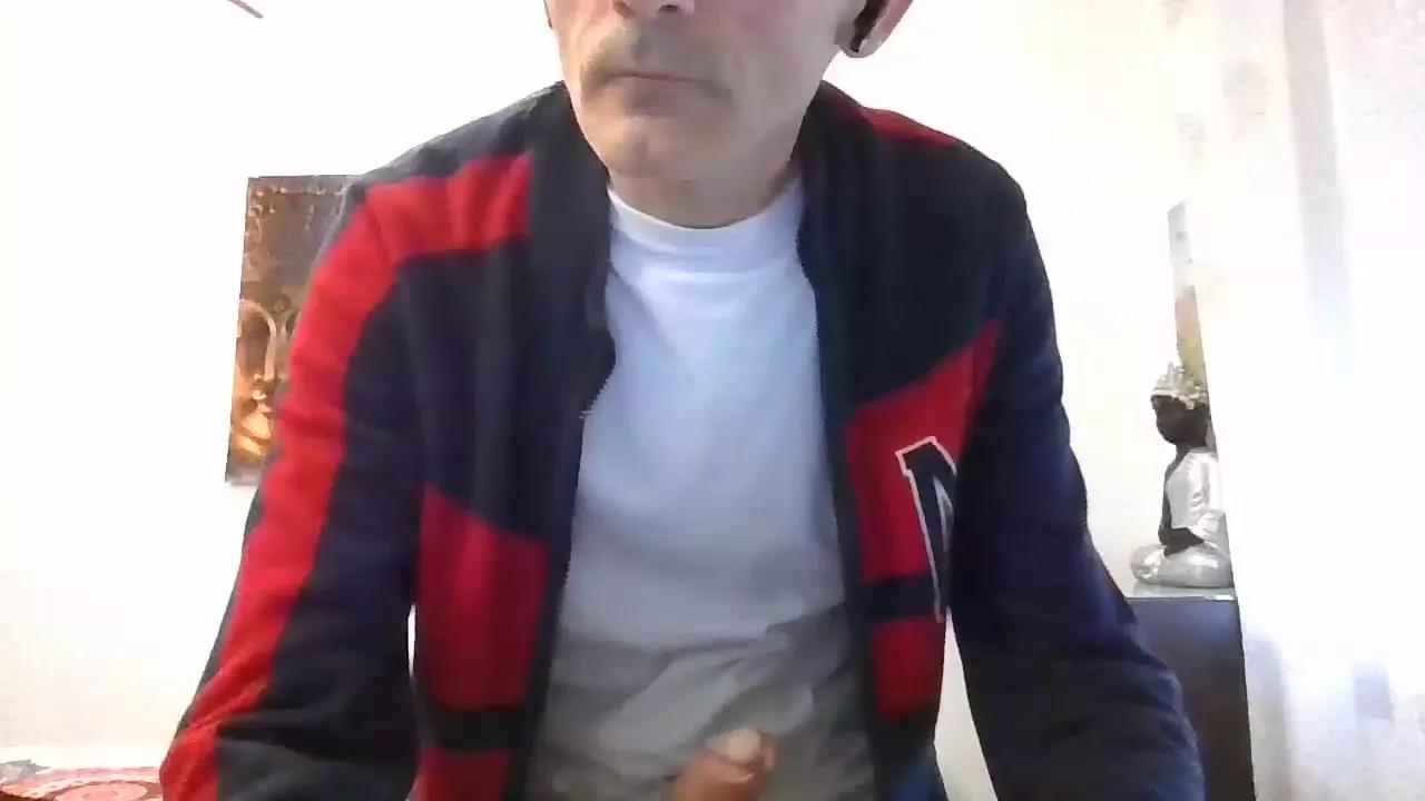 Erikgay45e on Cam4 