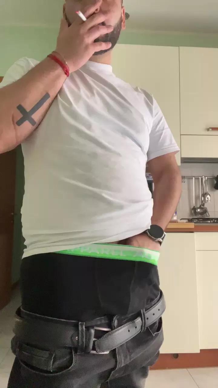 Giuseppe997 on Cam4 