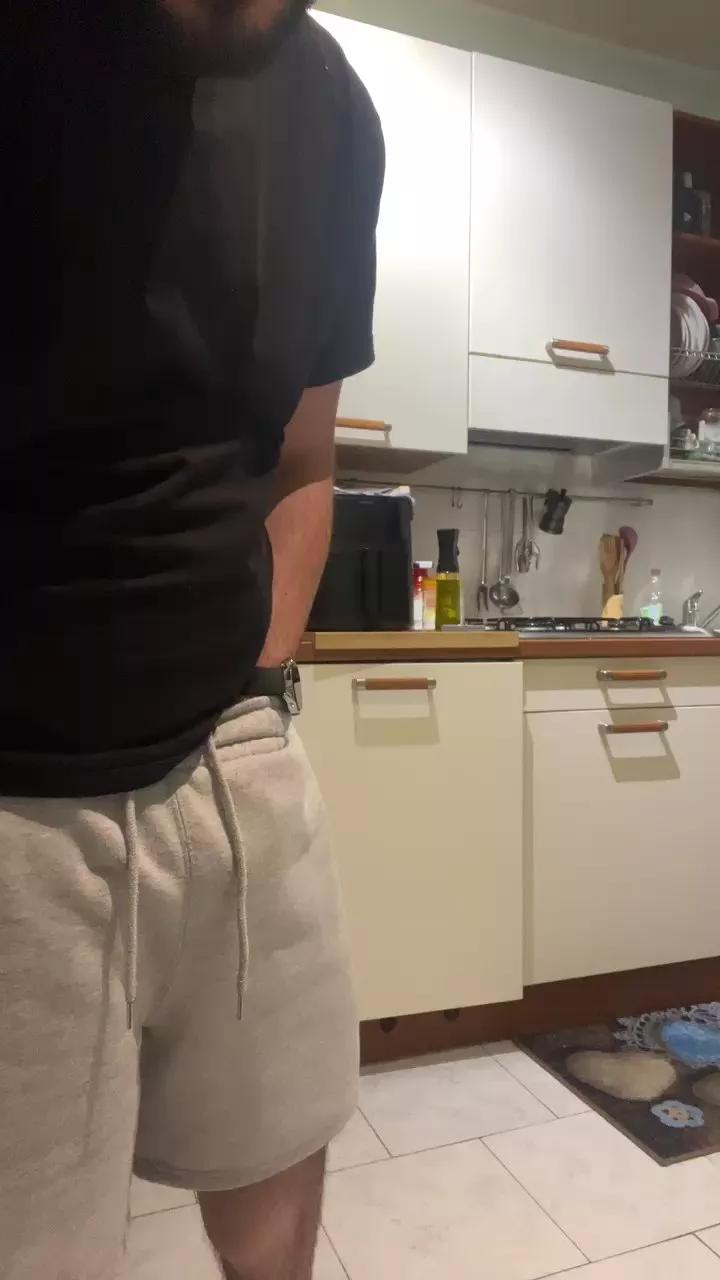 Giuseppe997 on Cam4 