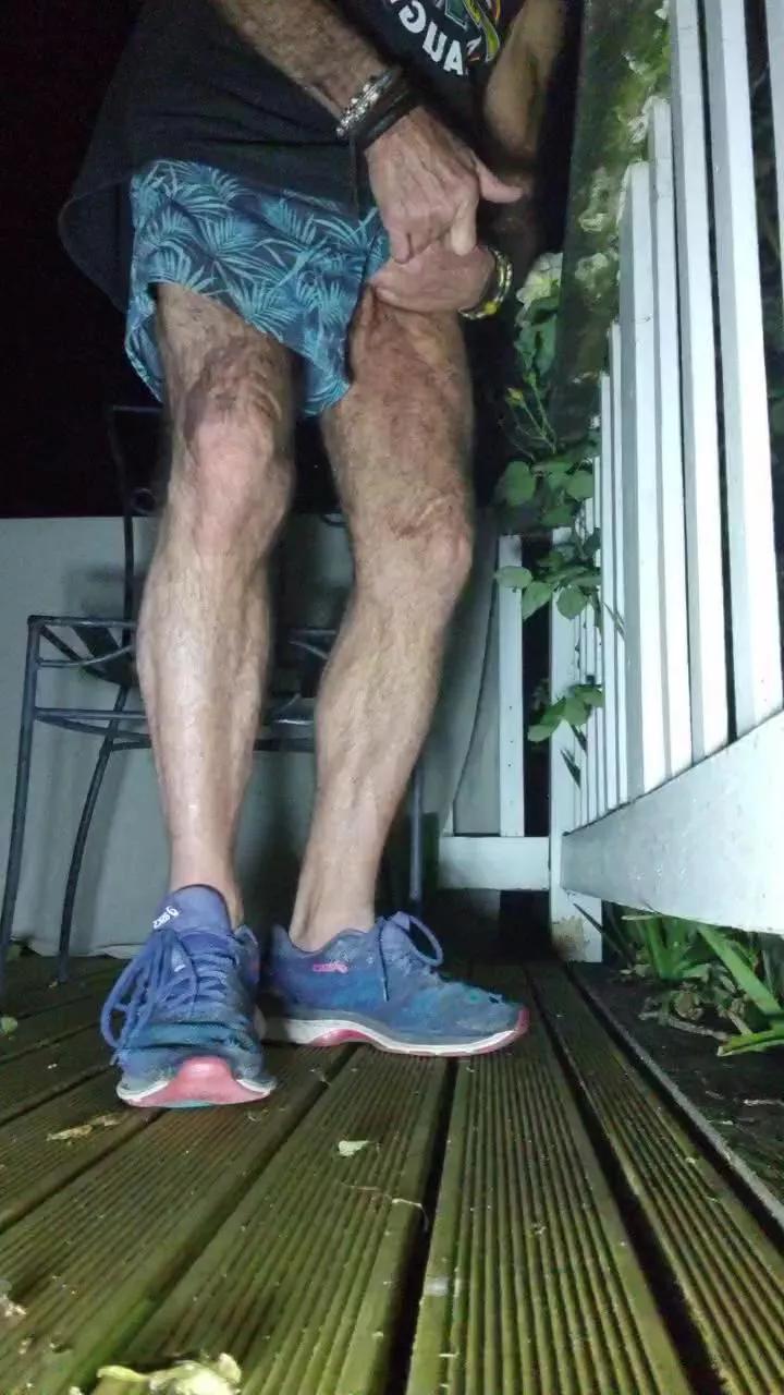 hairy146 on Cam4 
