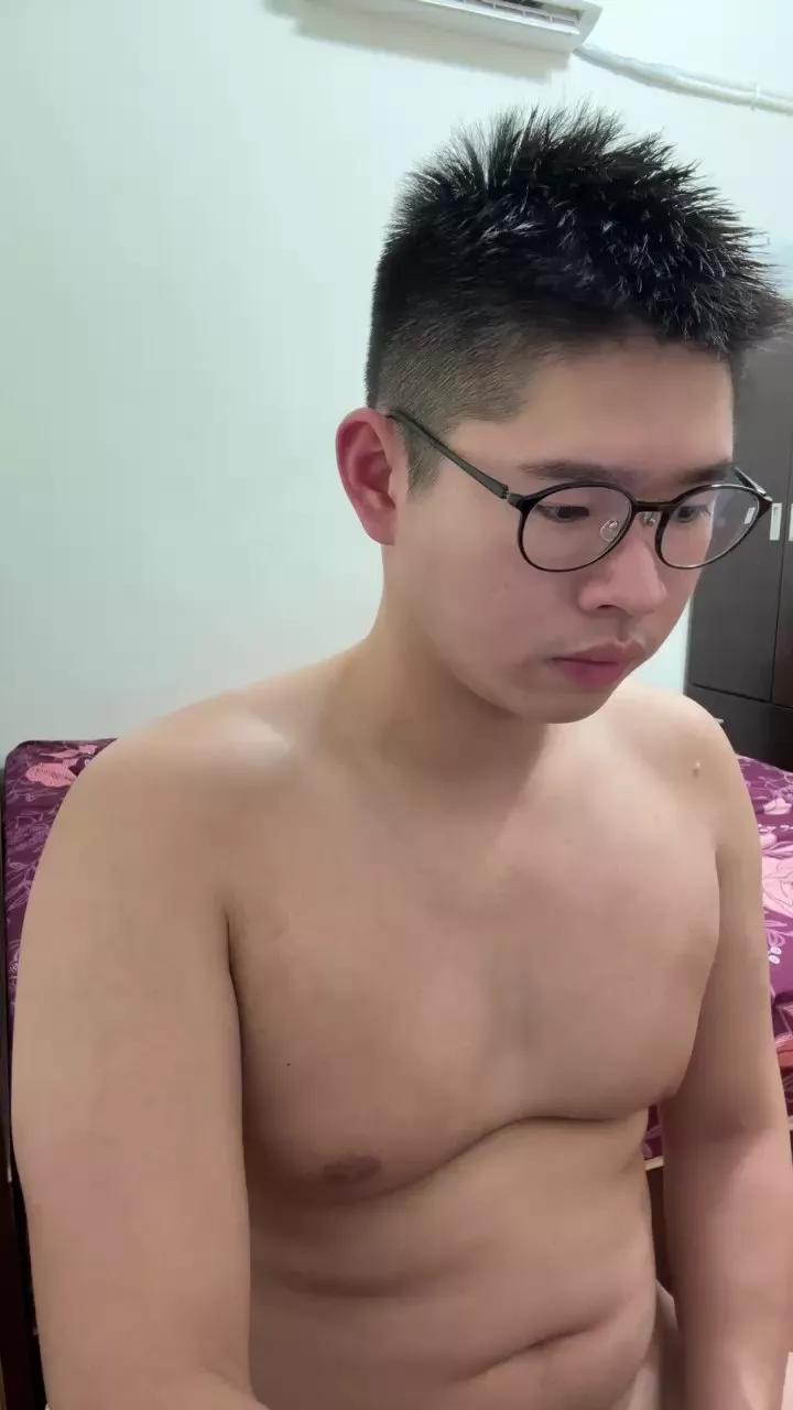 hornyboy3342 on Cam4 