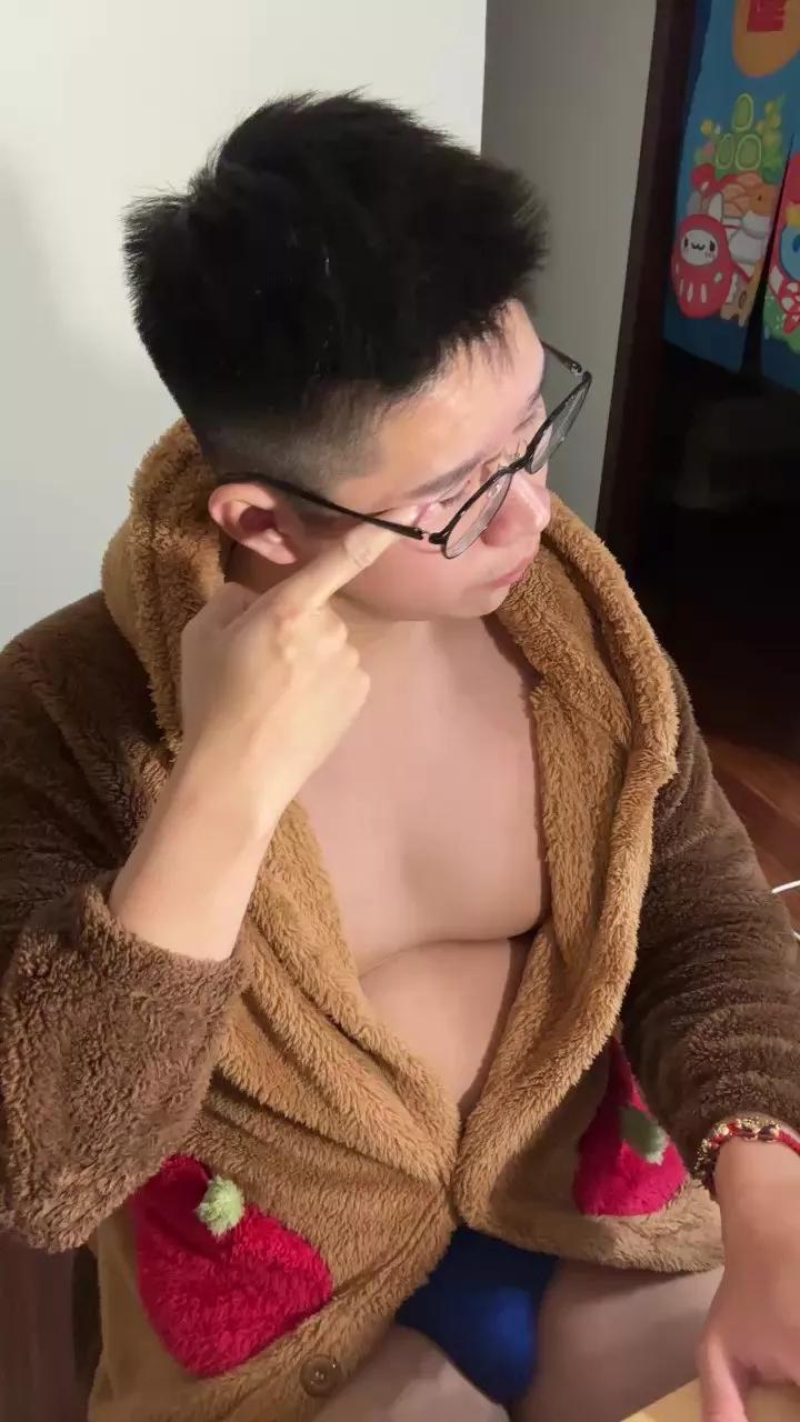 hornyboy3342 on Cam4 