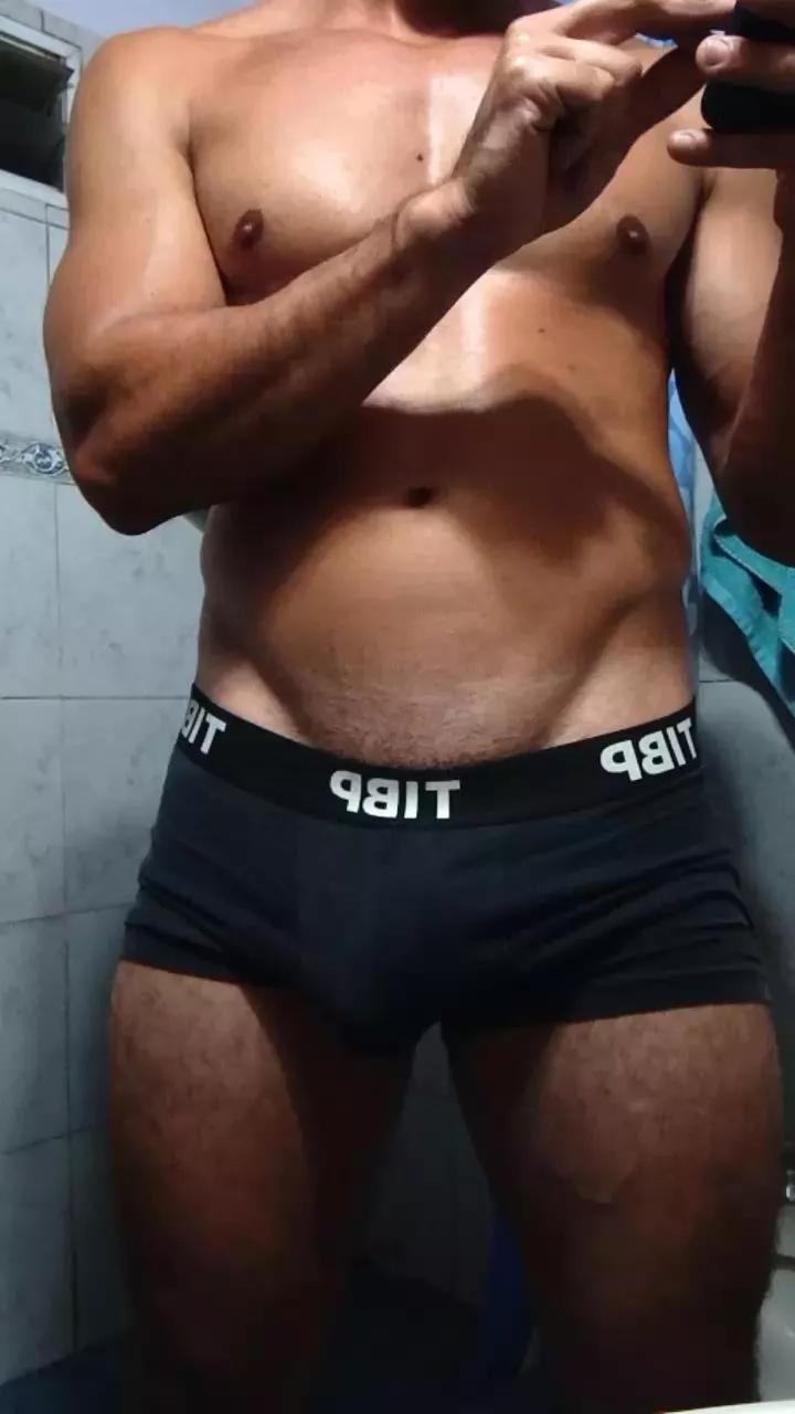 Javii75 on Cam4 