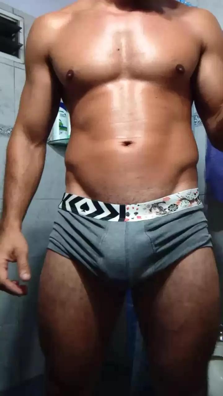Javii75 on Cam4 