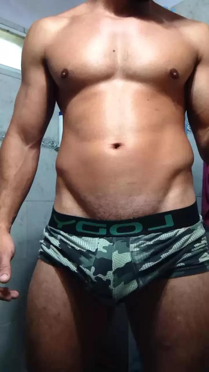 Javii75 on Cam4 