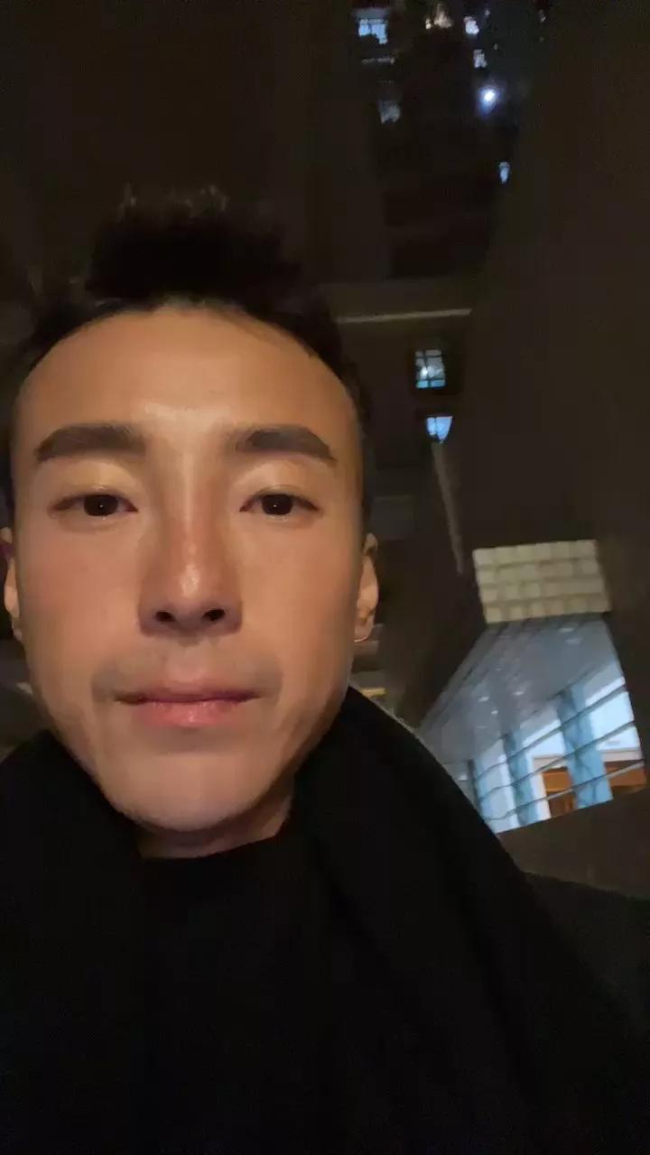 Jerrybb_slave on Cam4 