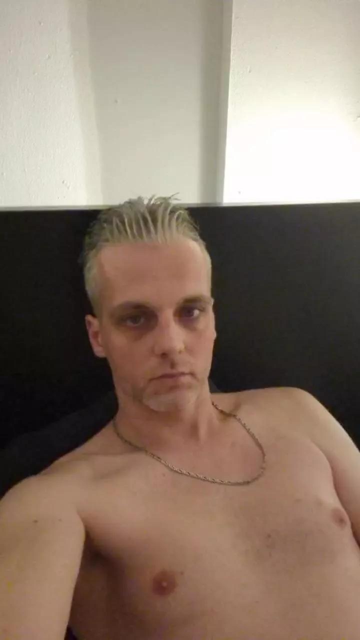 JSlave1992 on Cam4 