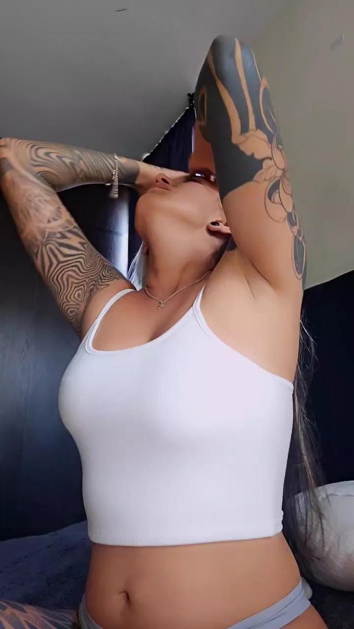Kitty_goddess on Cam4 