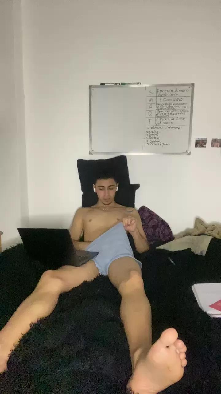 Laionelpenebig on Cam4 