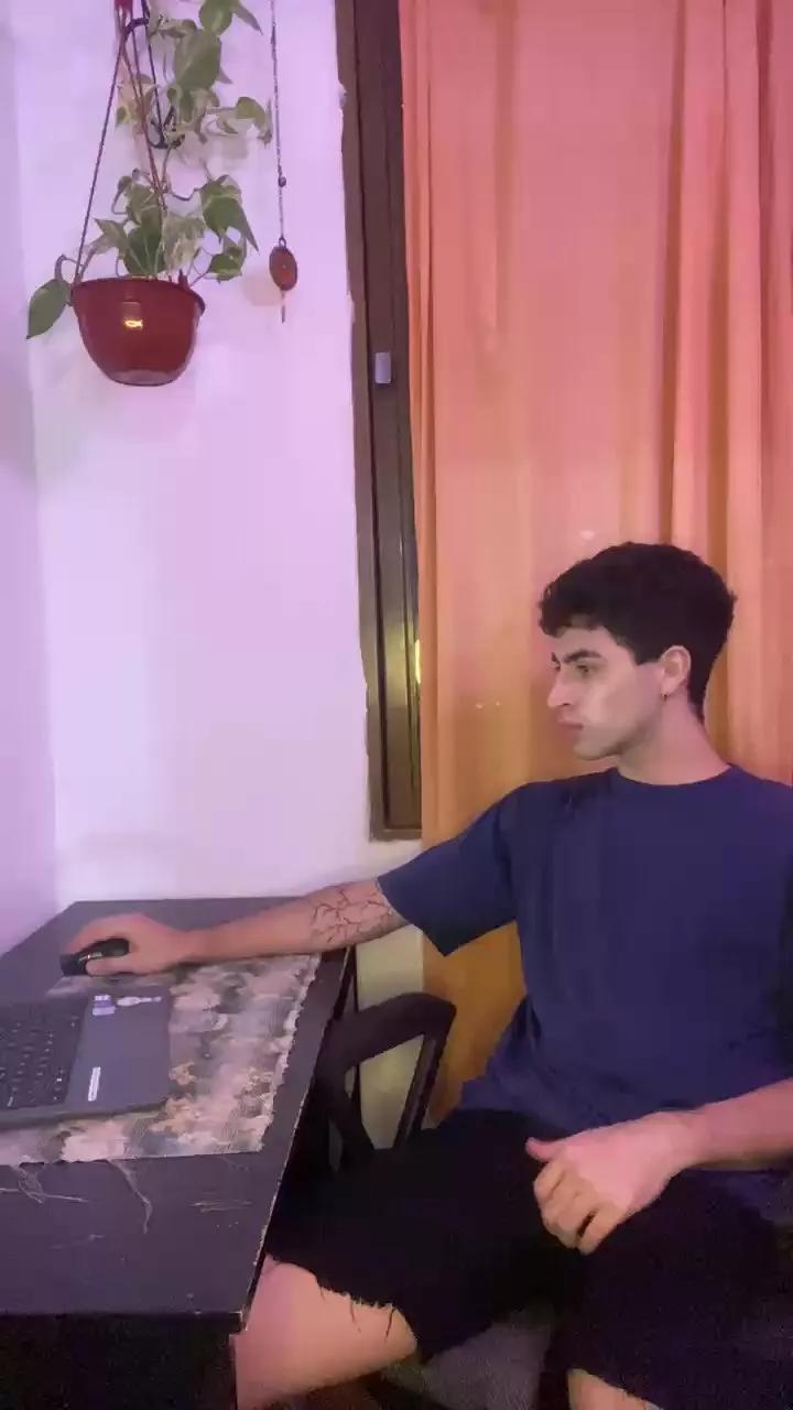 Laionelpenebig on Cam4 