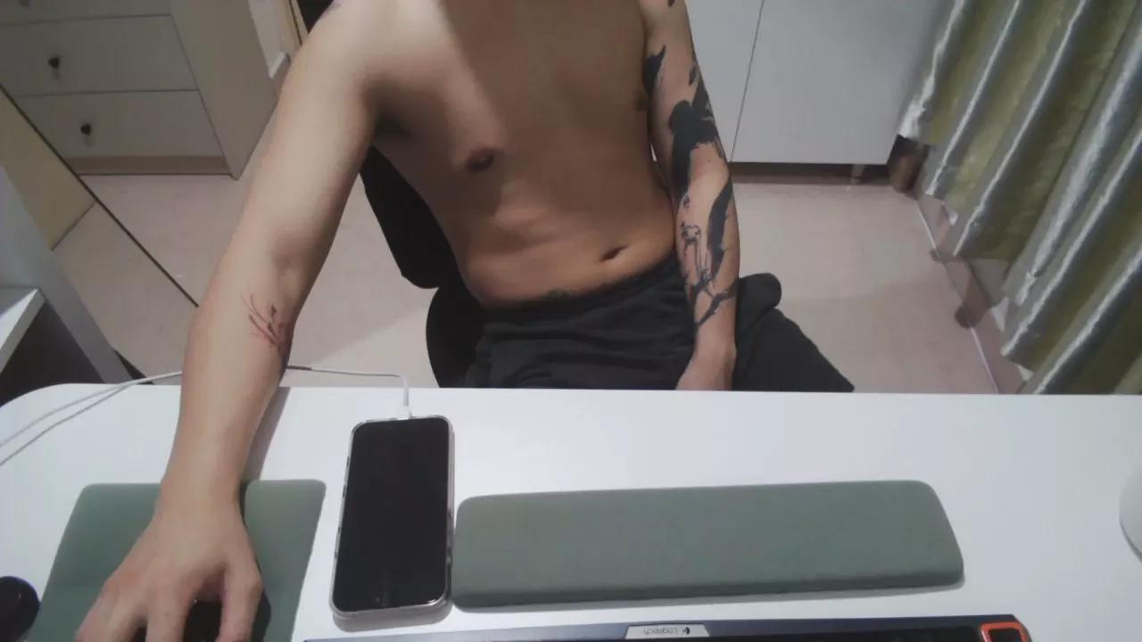 lazybird8899 on Cam4 