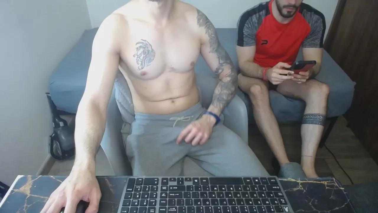 Lealboy on Cam4 