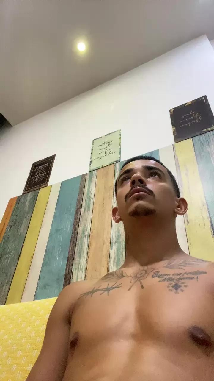 Leo6670 on Cam4 