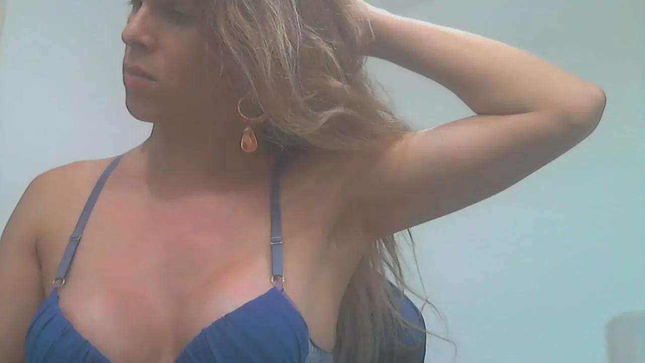 Loubonequinh on Cam4 