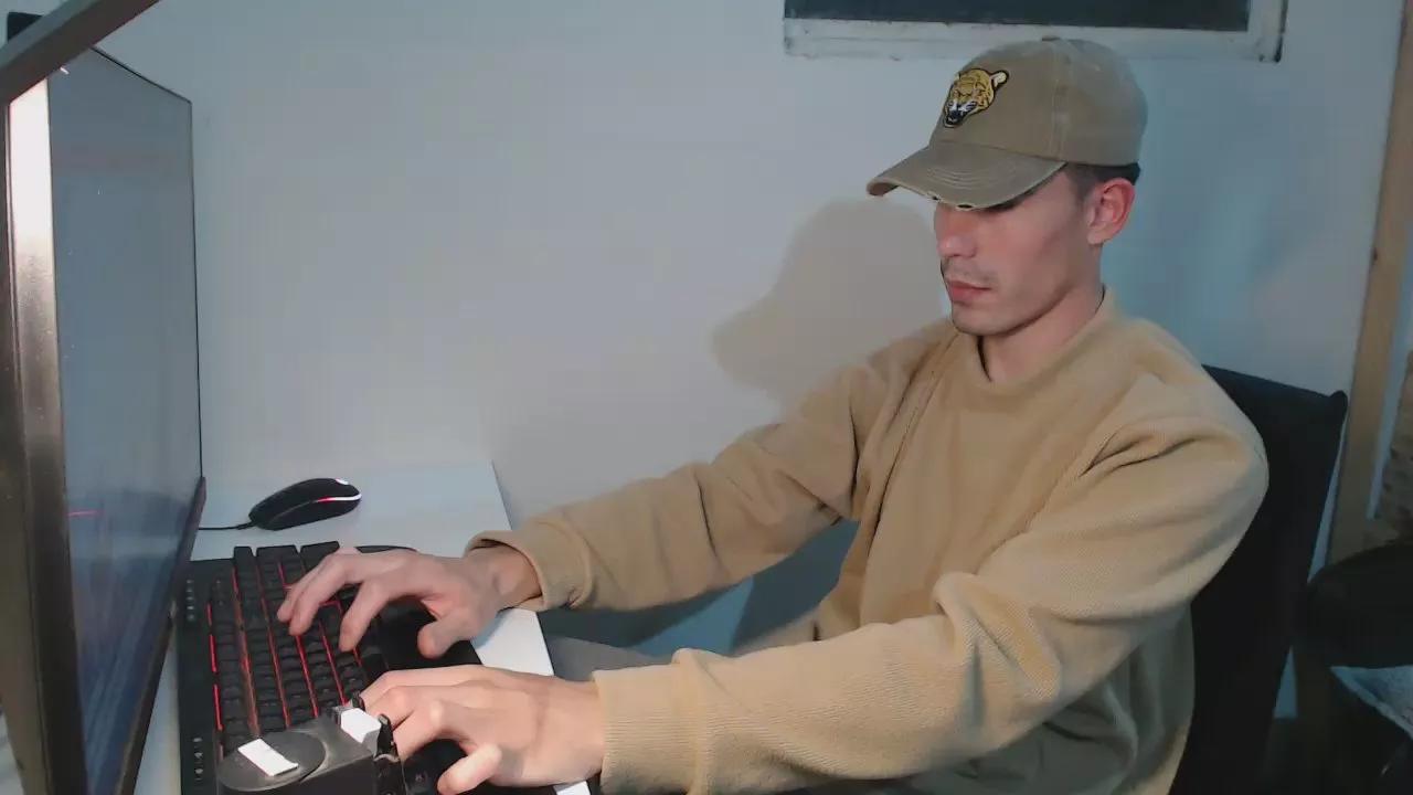 Luis_esq on Cam4 