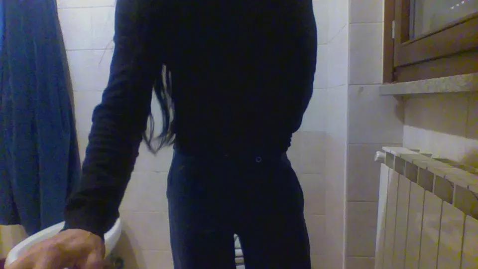 luxxuriax on Cam4 
