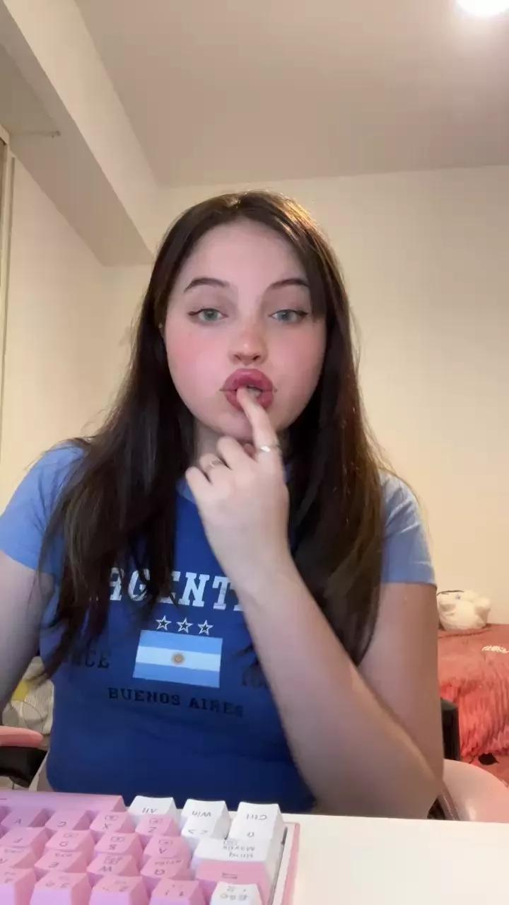 martilaboba on Cam4 