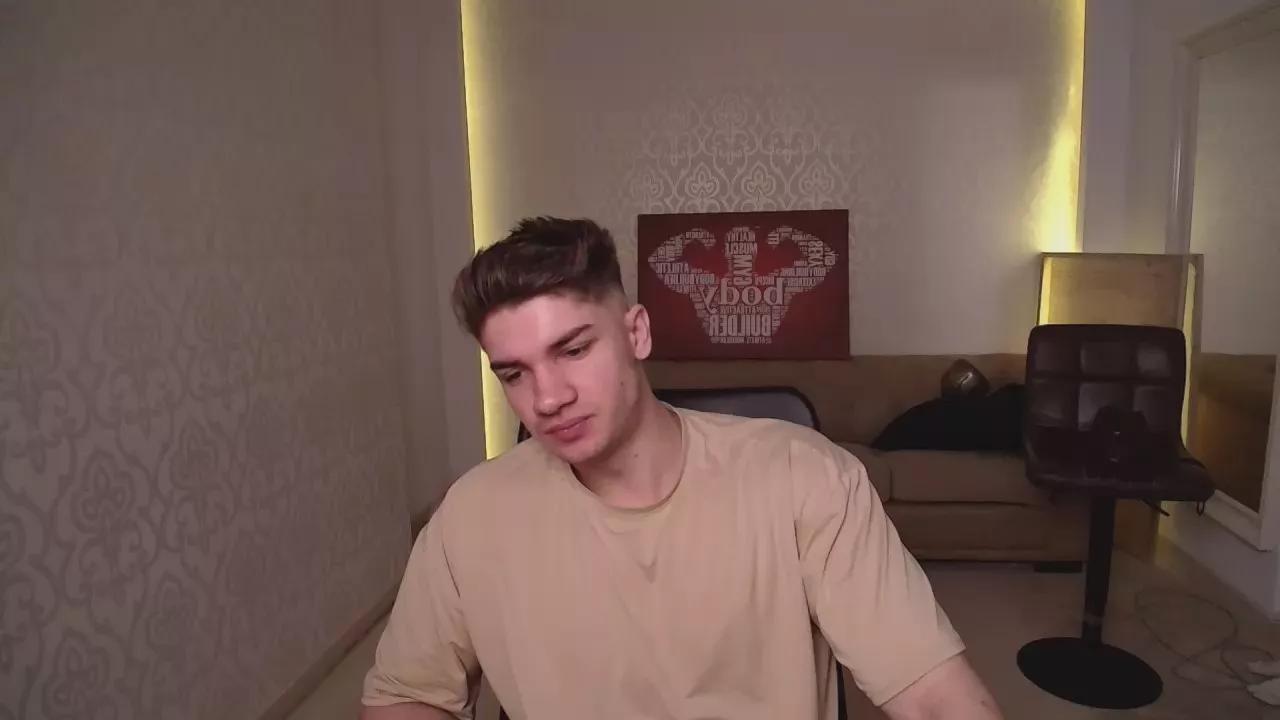 MaxKaiden on Cam4 