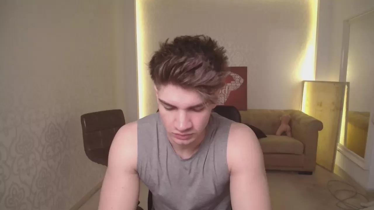 MaxKaiden on Cam4 