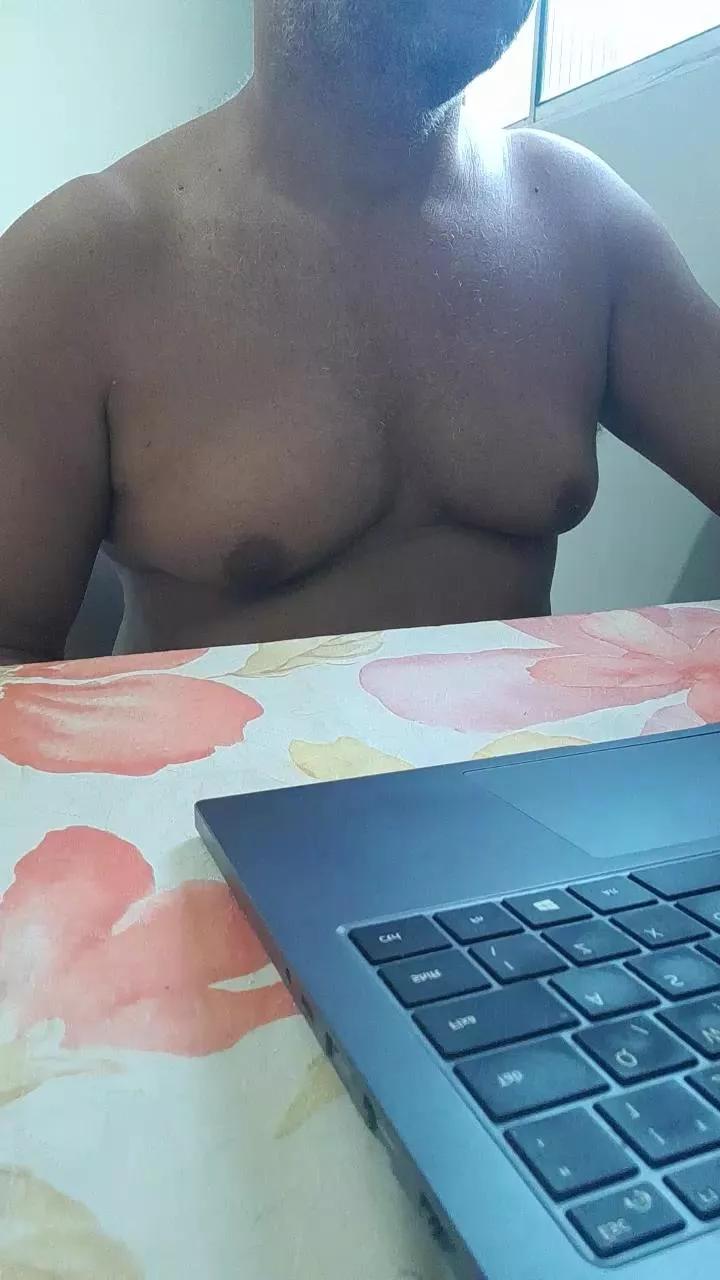 Morenodiscret35 on Cam4 