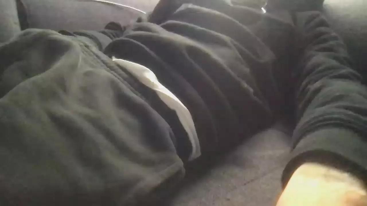 Mr_02_93 on Cam4 