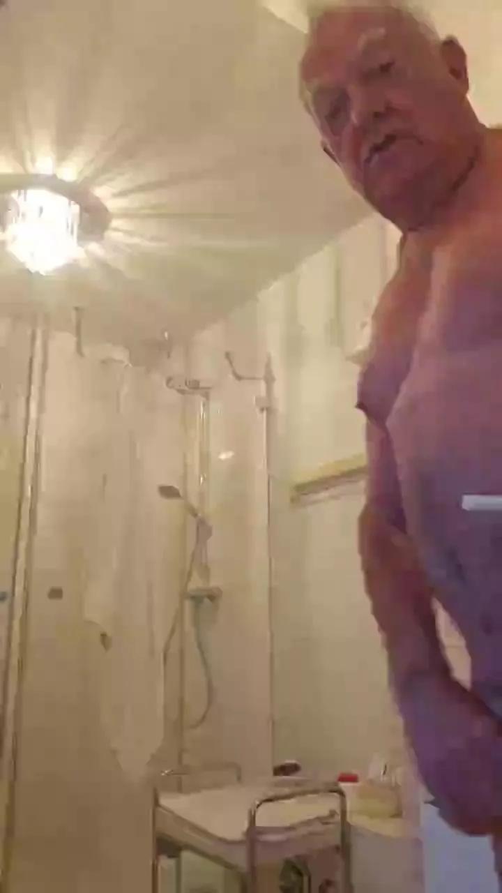 needitt2 on Cam4 
