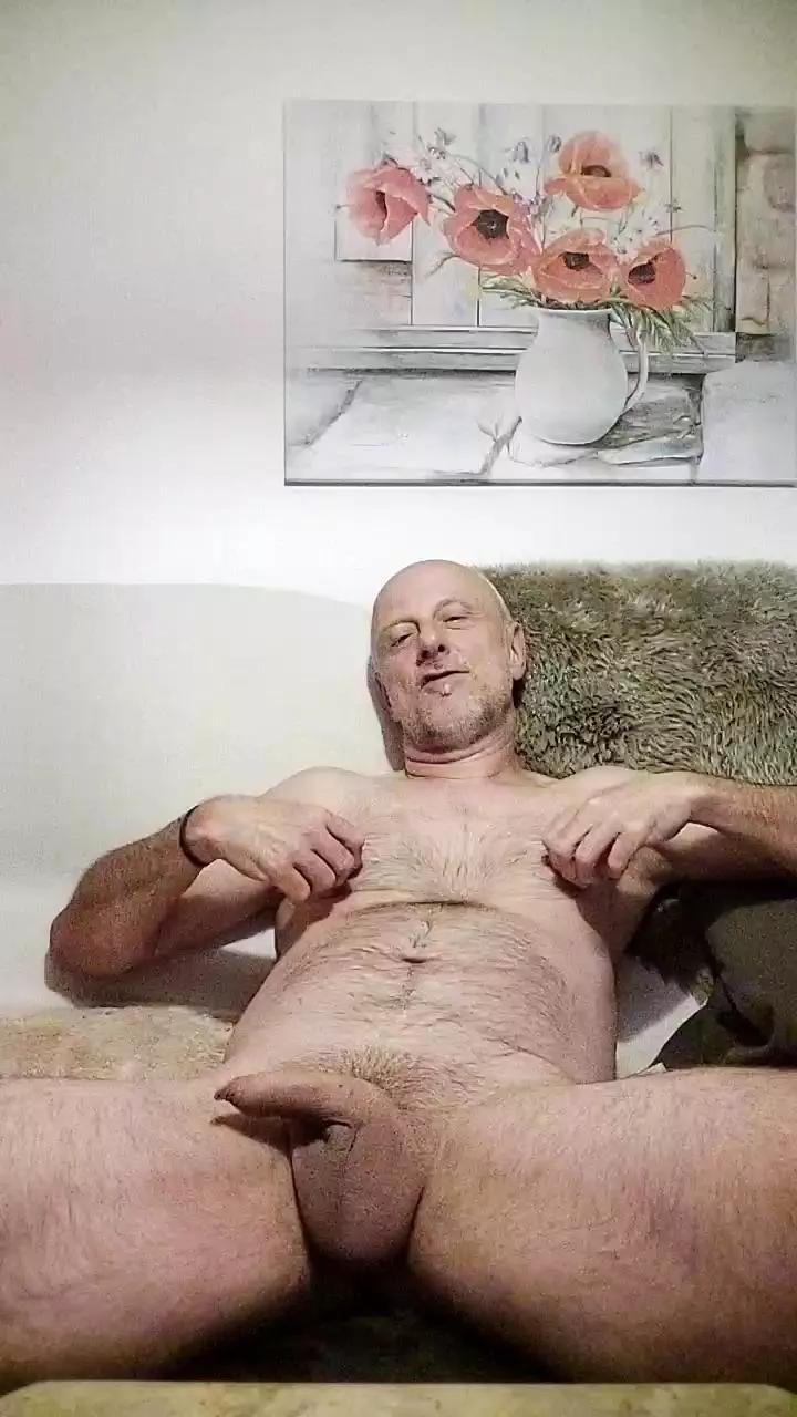 newmanbody on Cam4 