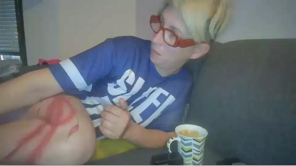 oralee820 on Cam4 
