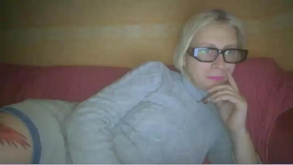 oralee820 on Cam4 