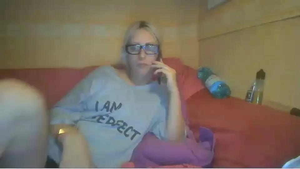 oralee820 on Cam4 