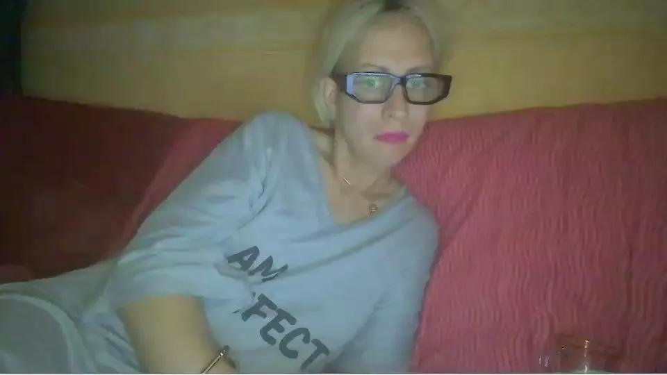 oralee820 on Cam4 