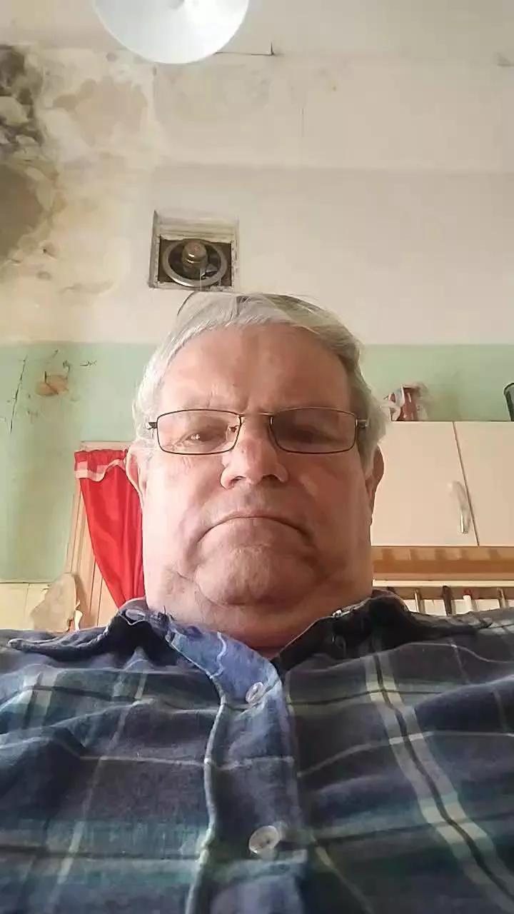 Pepe202020 on Cam4 