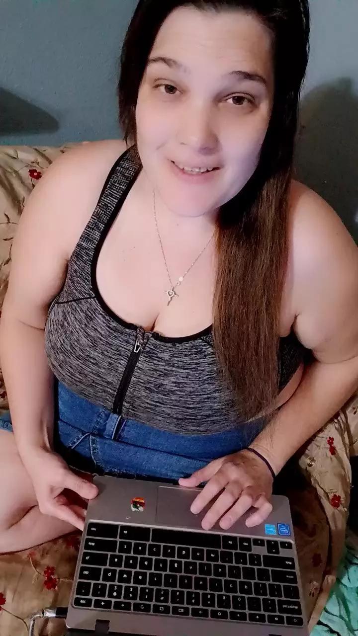 Plussizemodel on Cam4 
