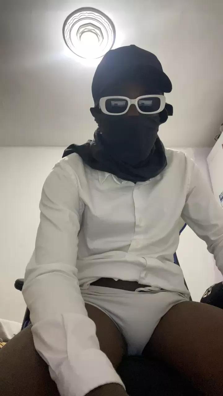 Preto4m on Cam4 