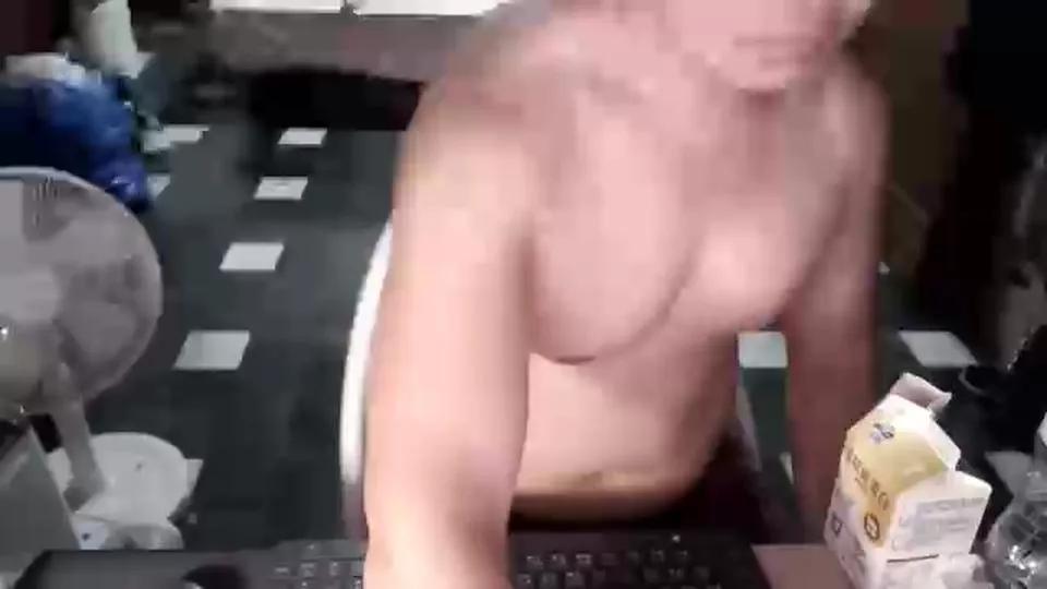 qazray on Cam4 