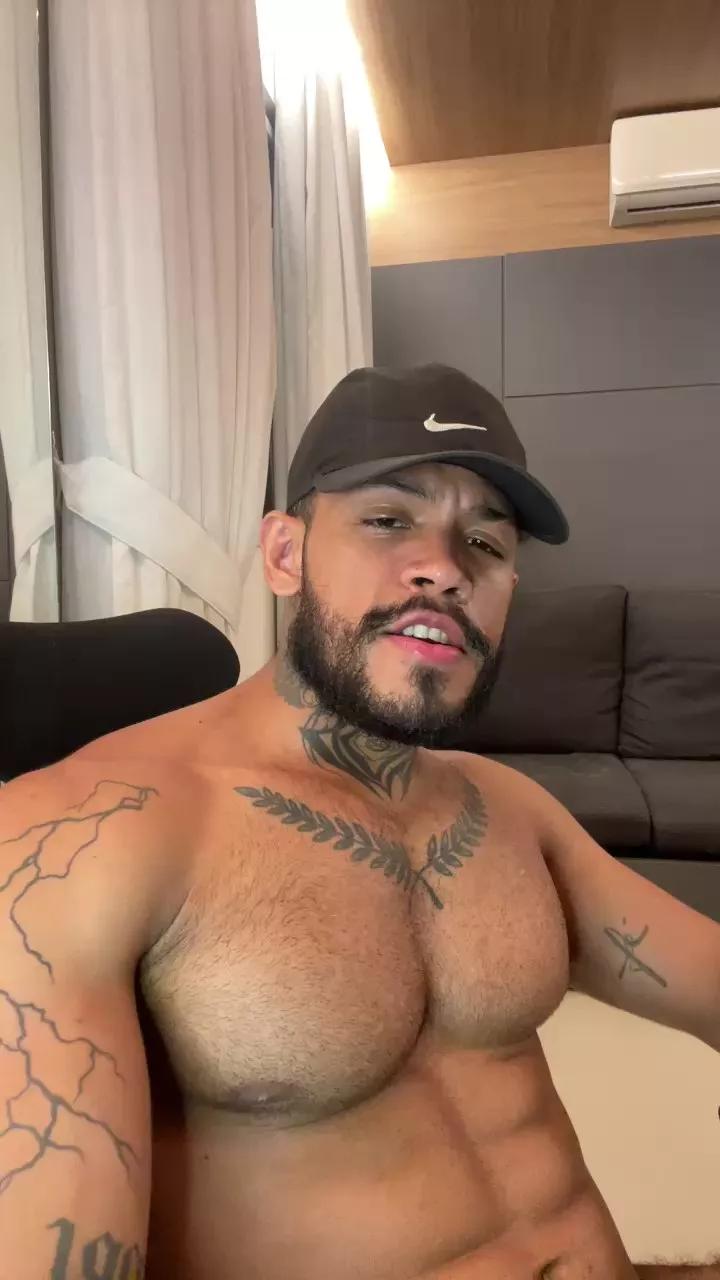 Raik_23 on Cam4 