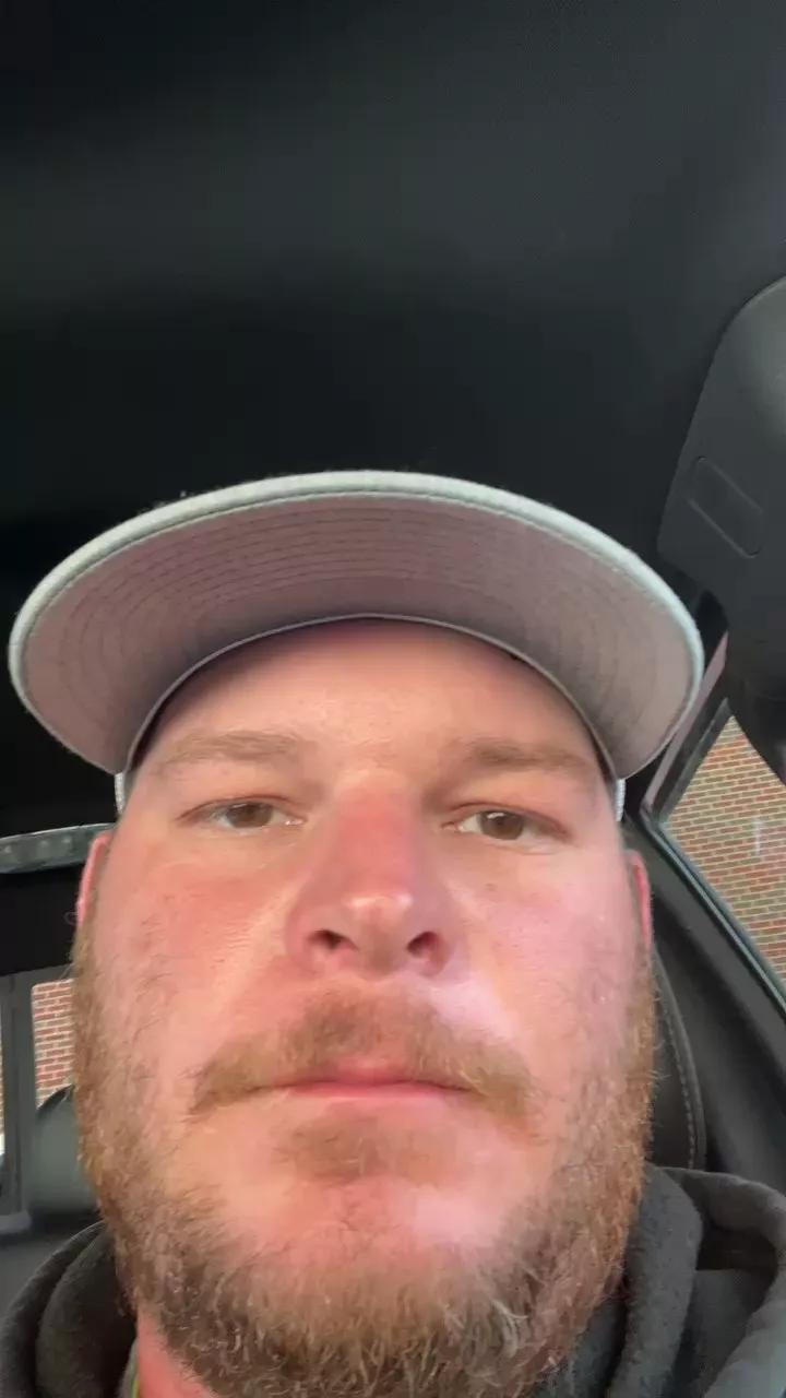 redneck60 on Cam4 