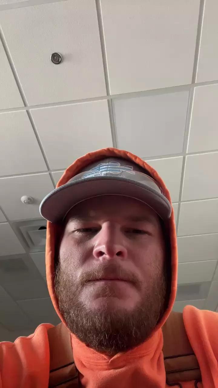 redneck60 on Cam4 