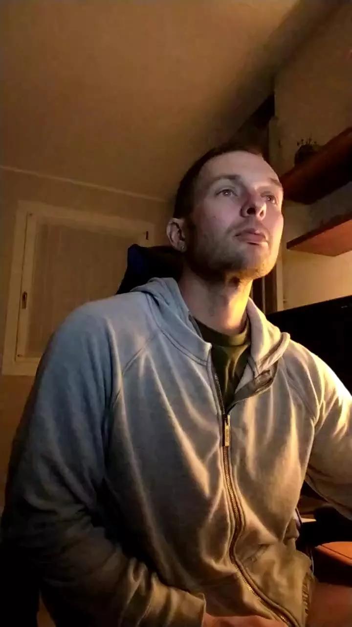 riccardoyeah on Cam4 