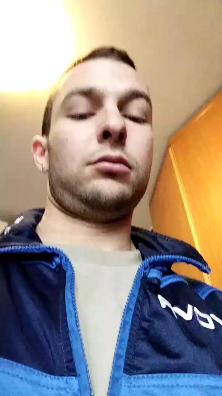 riccardoyeah on Cam4 