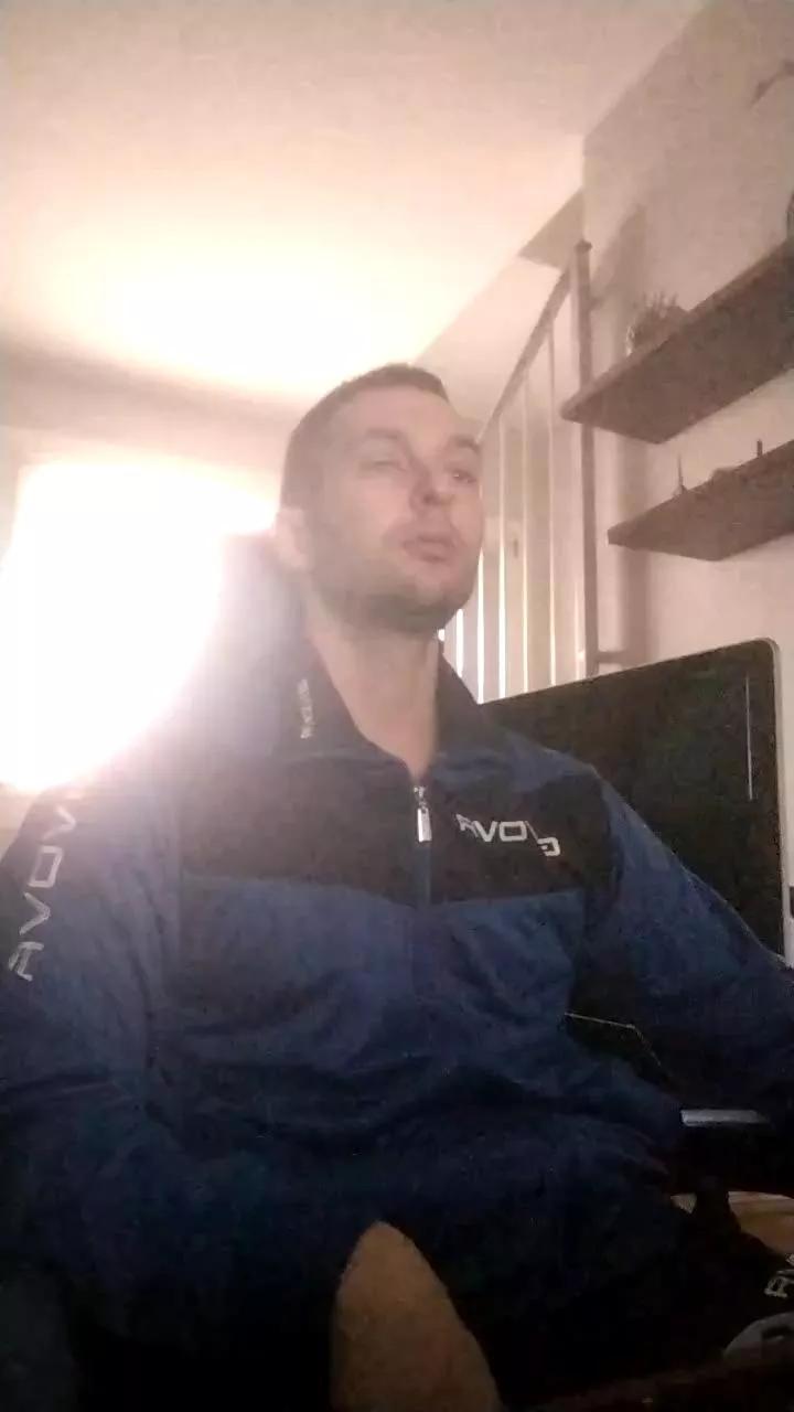 riccardoyeah on Cam4 