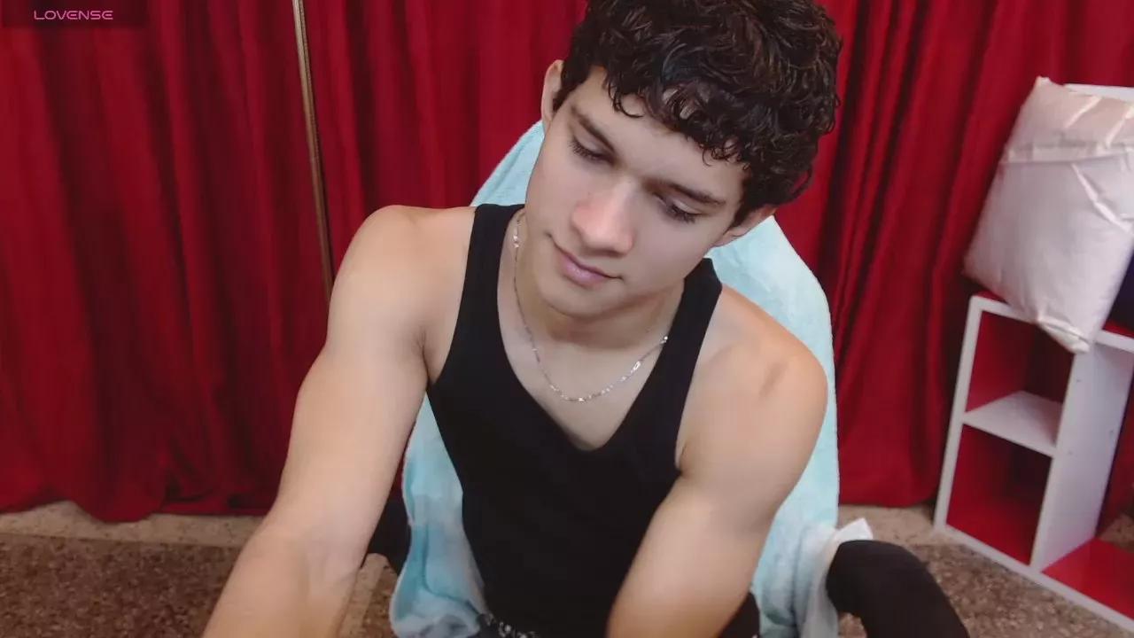 Samuel_Hills on Cam4 
