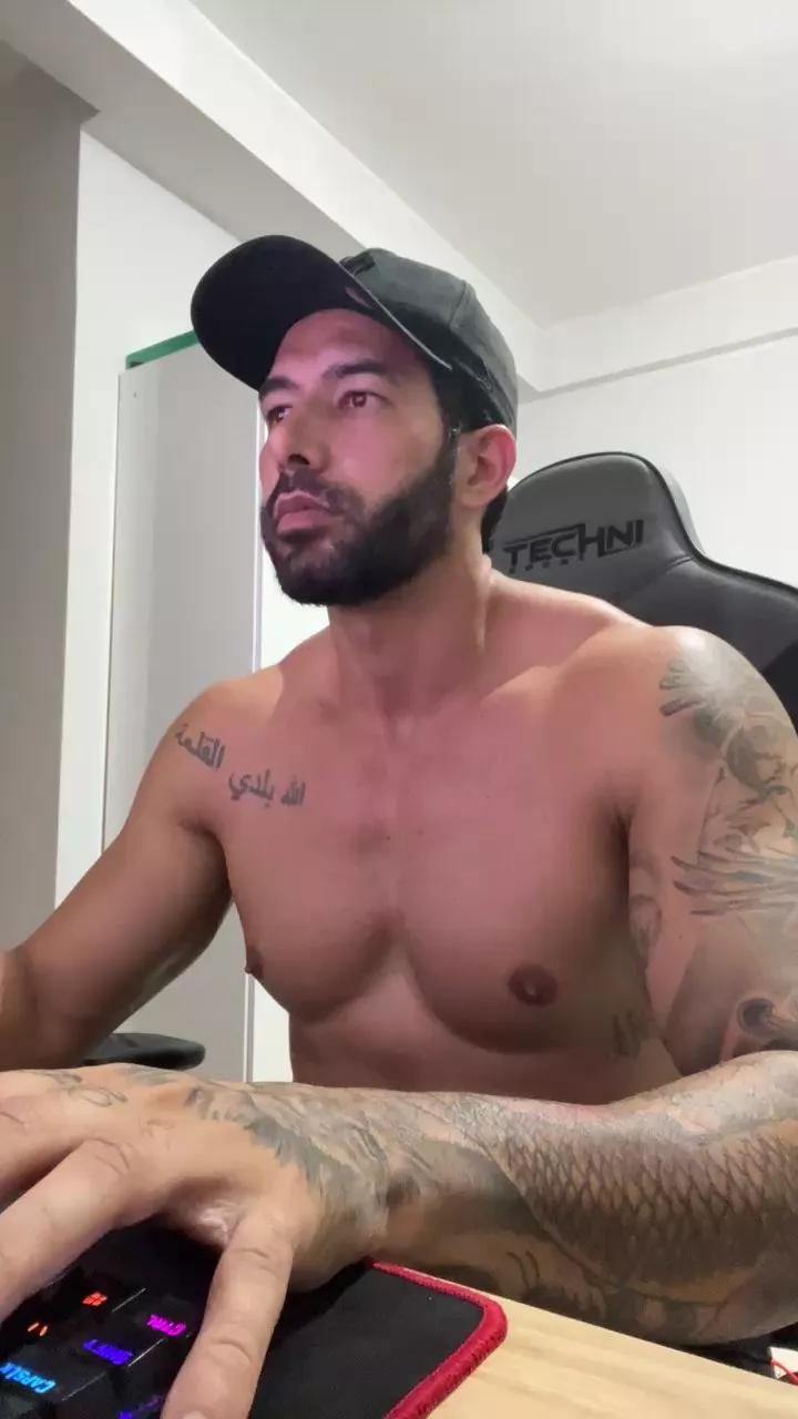 Saradoalto23 on Cam4 