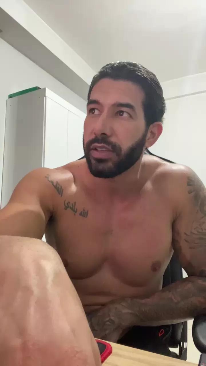 Saradoalto23 on Cam4 