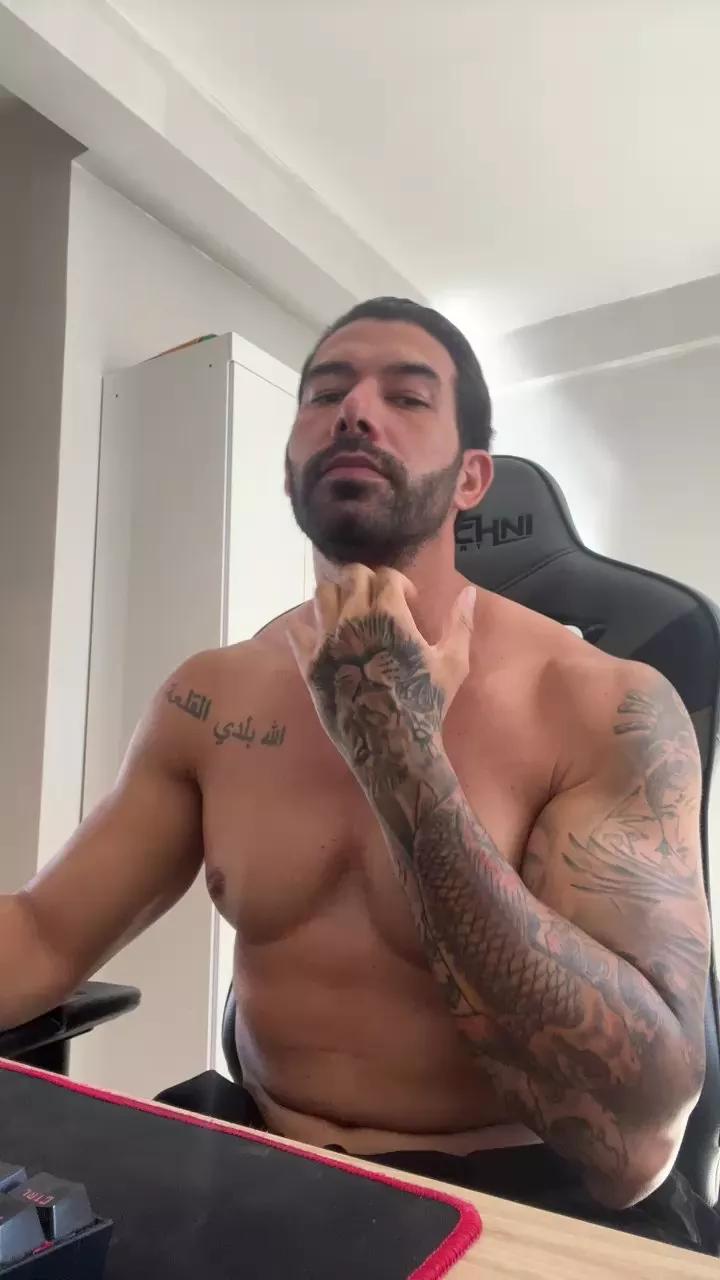 Saradoalto23 on Cam4 